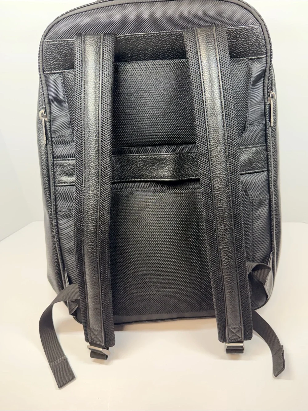 NEW Samsonite Classic Leather Business Backpack Black 15.6” Laptop Bag